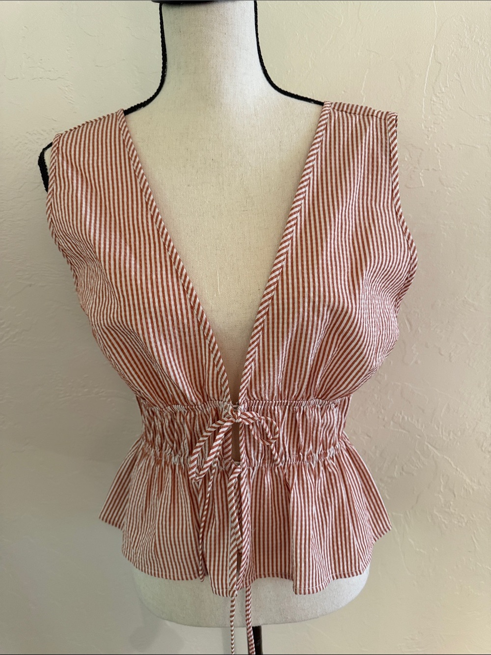 WAYF Striped Sleeveless Seersucker Peplum Tie-Front Top in Rust, Size Large